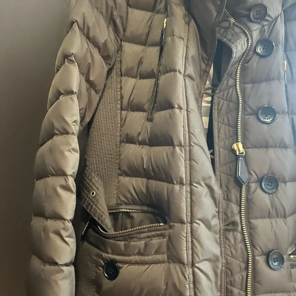 Burberry winter coat - Picture 7 of 9